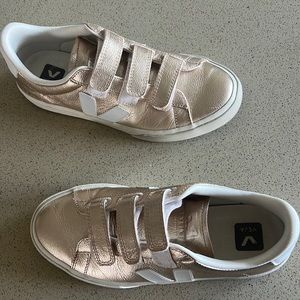 Gold Veja sneakers